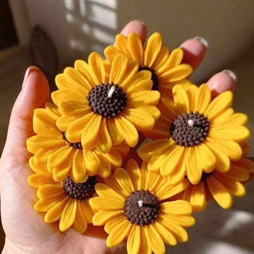 Daisy Candle — Handmade Candle by Swadeshi Karigari